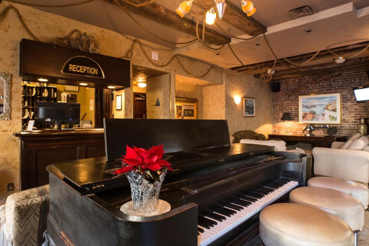 Hotel Champ De Mars Montreal — Photos 1
